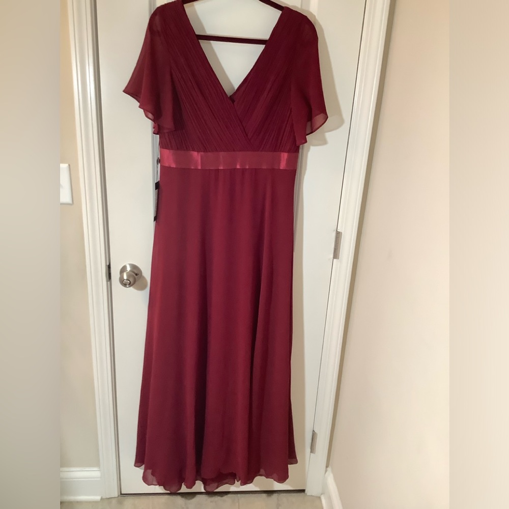 Ever Pretty Prom,Pageant or Evening Gown fully lined flutter sleeves NWT 16